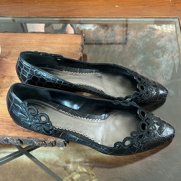 Vintage Giorgio Armani Flats - Picture 4 of 8